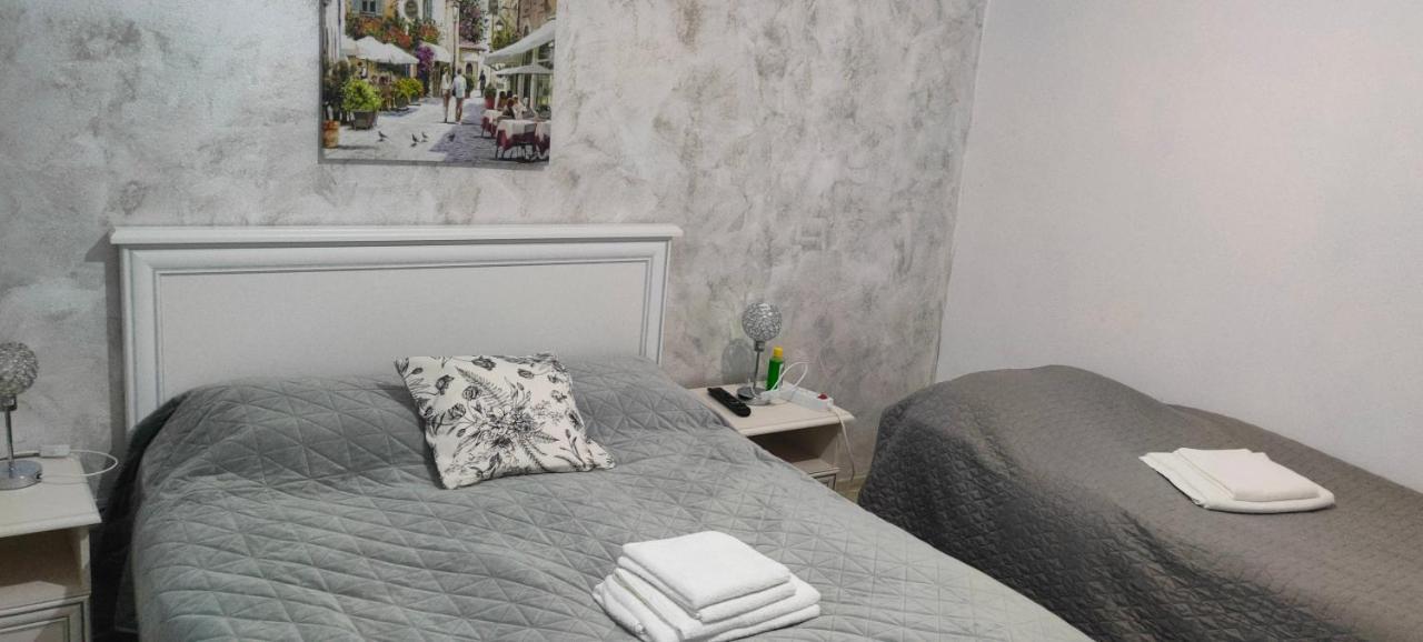 Hotel Casa Magnolia Douăzeci şi Trei August Esterno foto